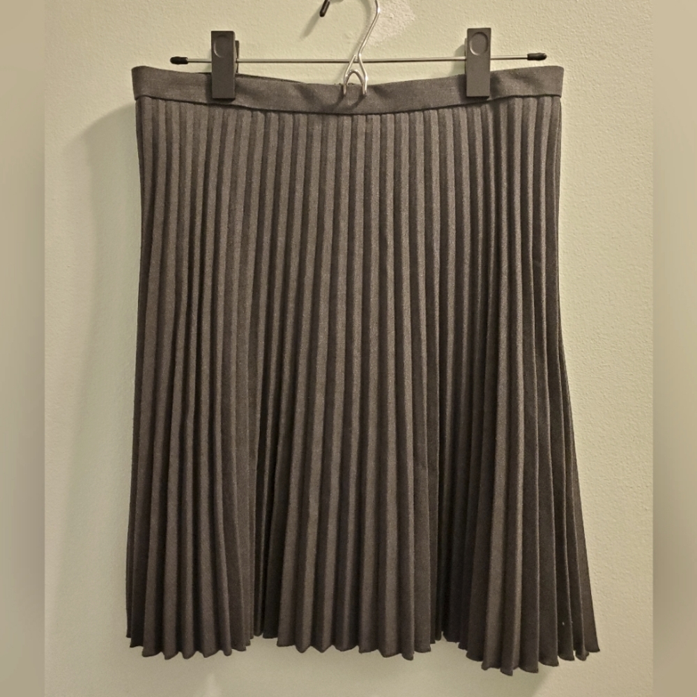 Loft Pleated Gray Skirt